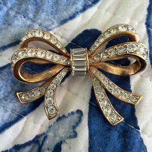 Vintage Swarovski bow brooch